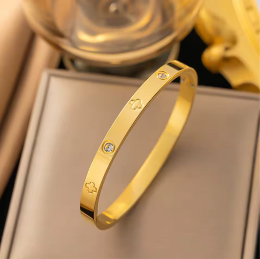 Charm Gleam Bracelet