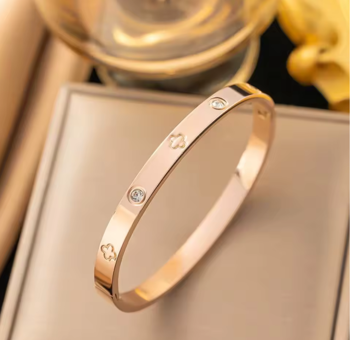Charm Gleam Bracelet